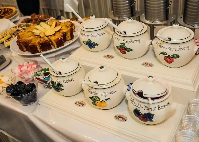 Loris - Valentini Family Village