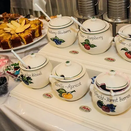 Loris - Valentini Family Village